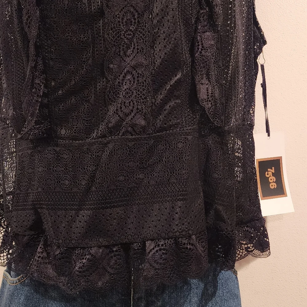 BLACK LACE TOP - Picture 5 of 6